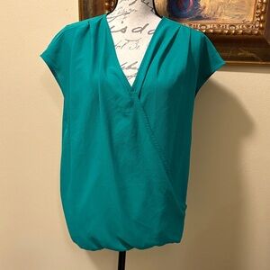 Gibson Kelly Green Cross front sleeveless Blouse